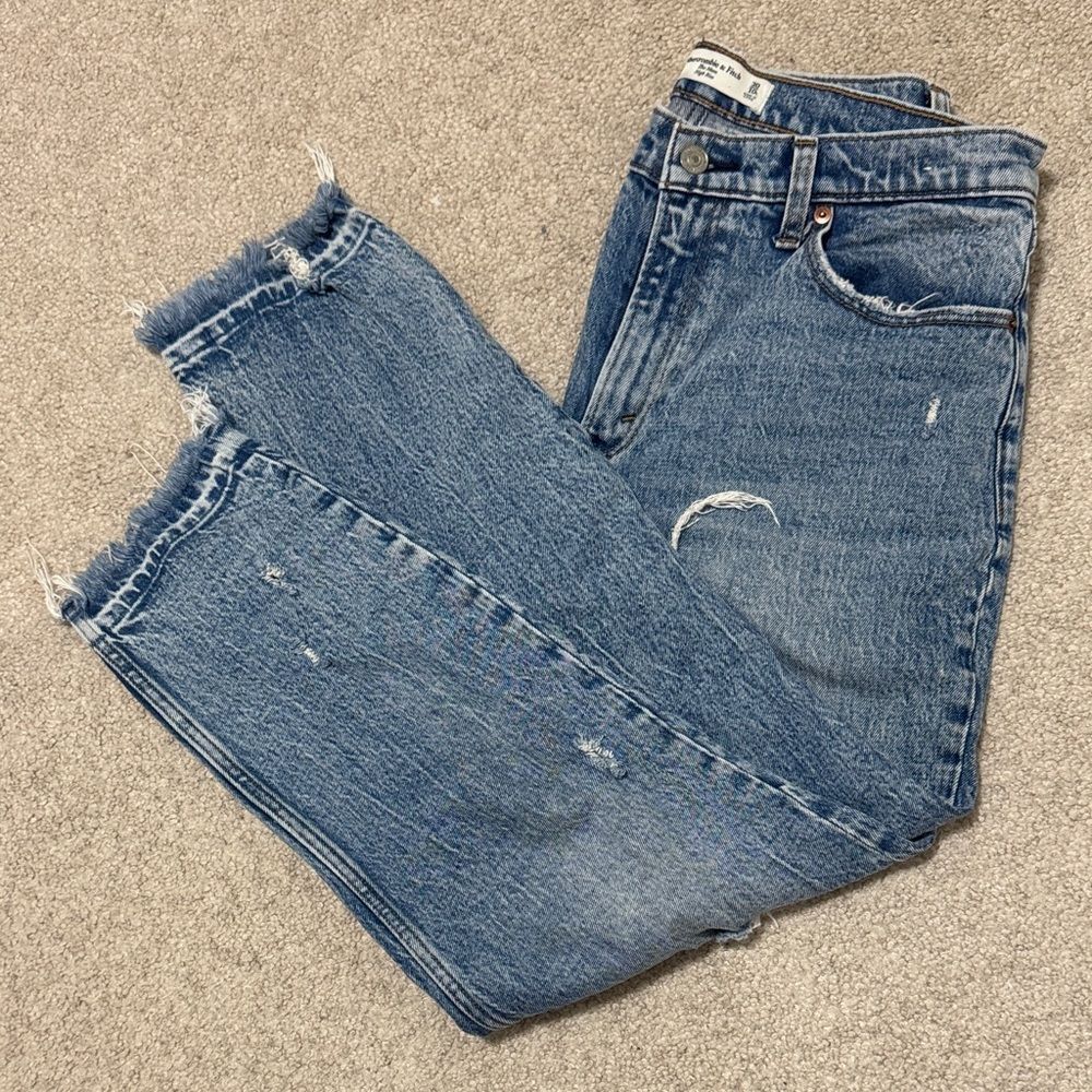 Abercrombie The Mom High-Rise Distressed Jeans 26.5" Size30/10